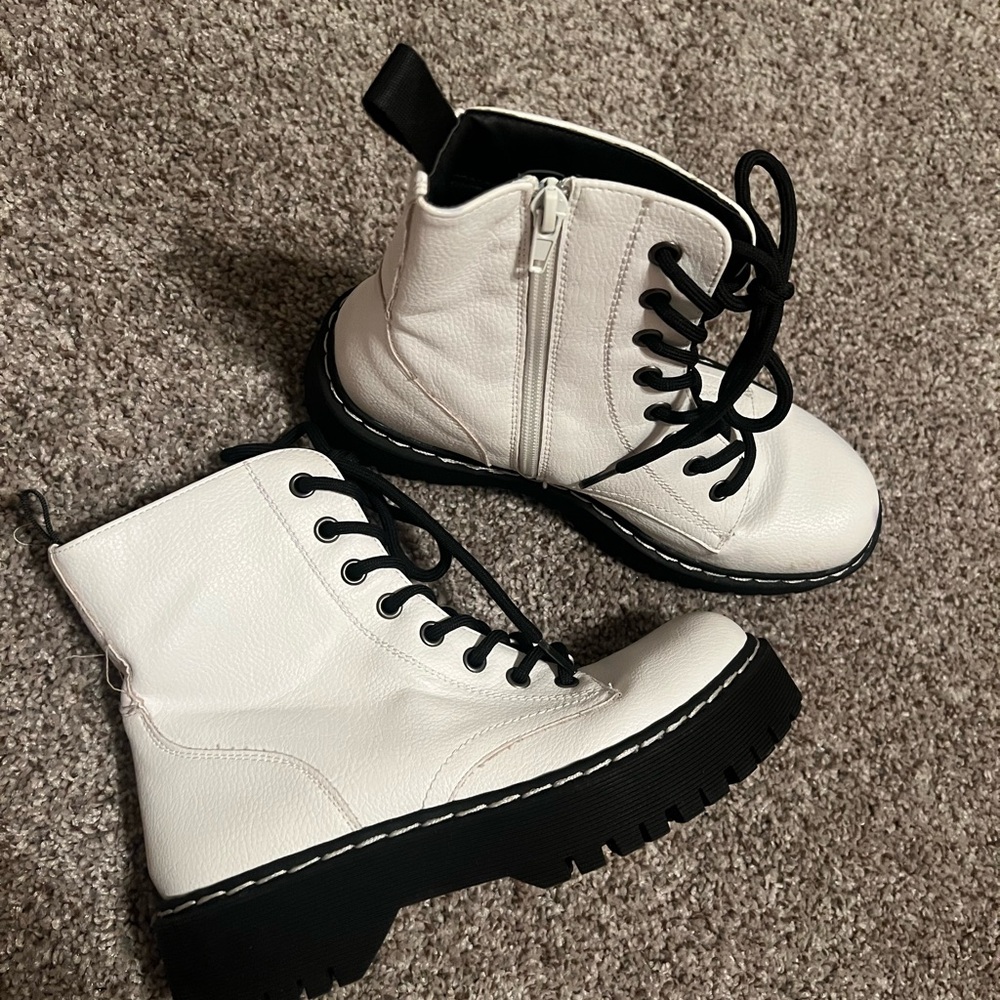 Women's White Lace-Up Ankle Boots
